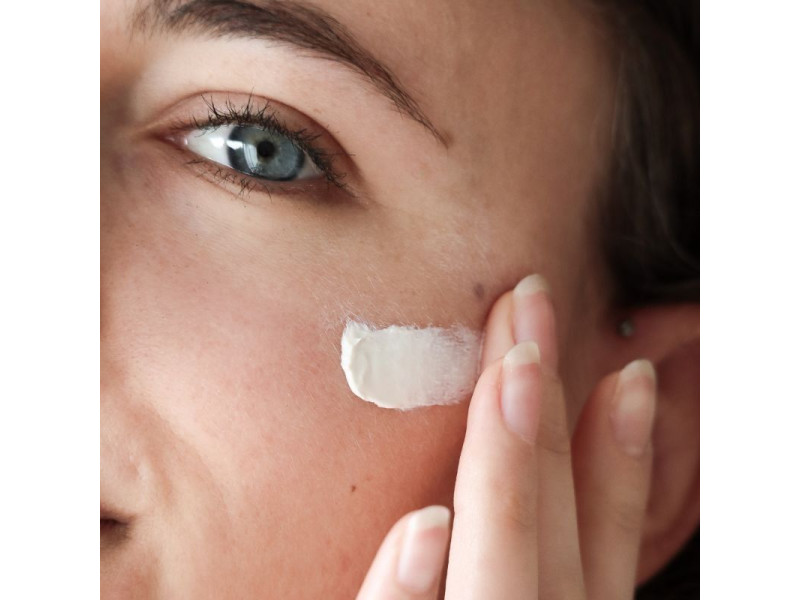 Acorelle Certified Organic Hydra & Moisturizing Fluid SPF20